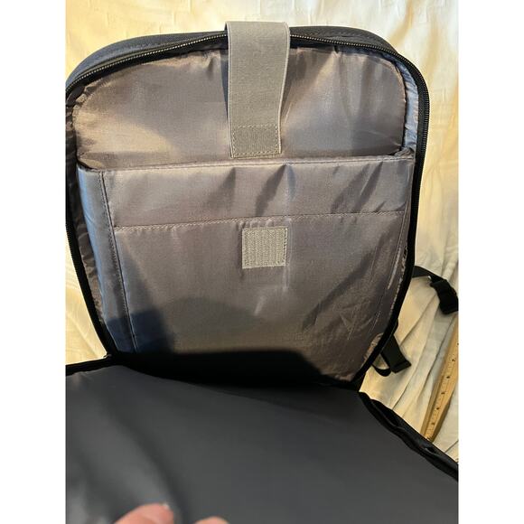 OneRed Large Travel 40L Padded Backpack - Picture 5 of 5